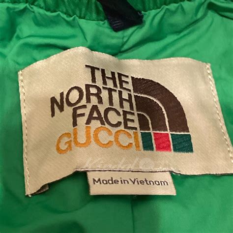 The North Face × Gucci 聯名系列第二彈開賣，全系列 .